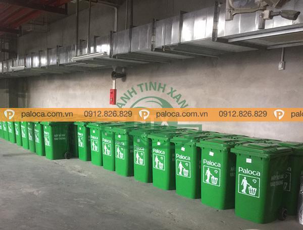 Thùng rác thương hiệu Paloca của Hành Tinh Xanh được giao tại ICID Complex