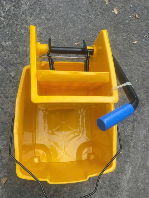 Hình ảnh chụp thực tế xe vắt móp 24L tại kho Paloca